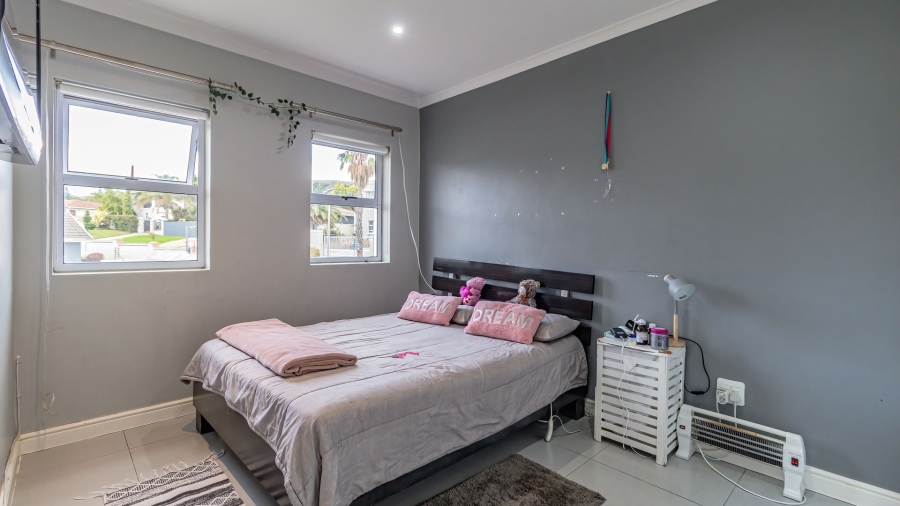 4 Bedroom Property for Sale in Dennegeur Western Cape